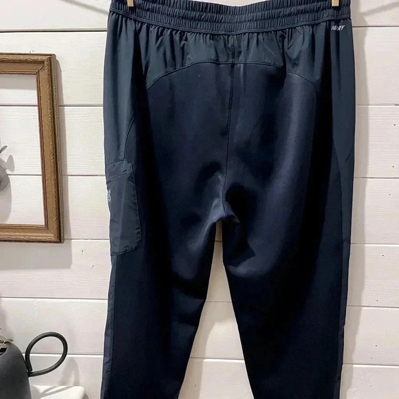 NWOT NEW BALANCE Q Speed jogger pant size L - Picture 9 of 11